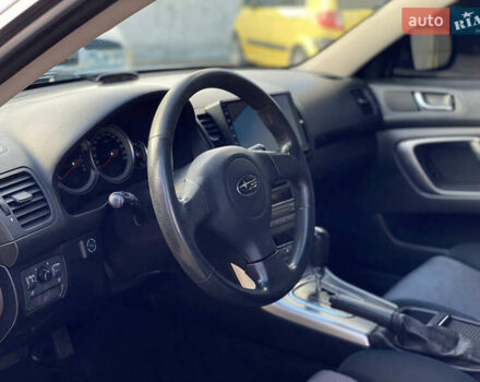 Белый Субару Легаси, объемом двигателя 1.99 л и пробегом 299 тыс. км за 6399 $, фото 11 на Automoto.ua