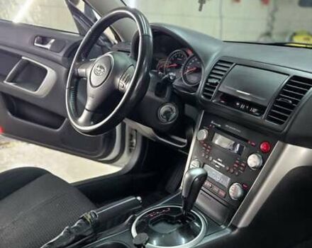 Белый Субару Легаси, объемом двигателя 1.99 л и пробегом 492 тыс. км за 5000 $, фото 10 на Automoto.ua