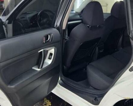 Белый Субару Легаси, объемом двигателя 1.99 л и пробегом 492 тыс. км за 5000 $, фото 6 на Automoto.ua