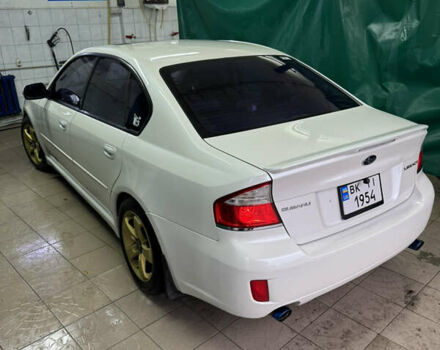 Білий Субару Легасі, об'ємом двигуна 2 л та пробігом 300 тис. км за 5100 $, фото 2 на Automoto.ua