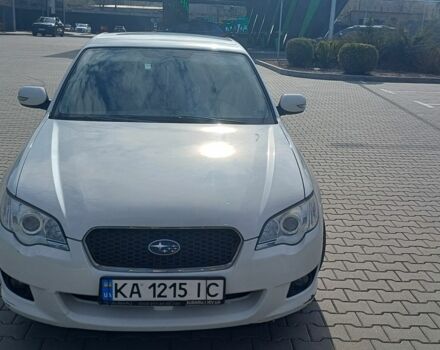 Белый Субару Легаси, объемом двигателя 2.5 л и пробегом 225 тыс. км за 7500 $, фото 5 на Automoto.ua