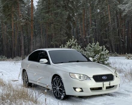 Белый Субару Легаси, объемом двигателя 2 л и пробегом 204 тыс. км за 5800 $, фото 2 на Automoto.ua