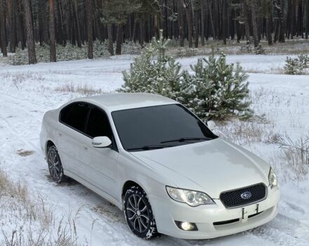 Белый Субару Легаси, объемом двигателя 2 л и пробегом 204 тыс. км за 5800 $, фото 1 на Automoto.ua