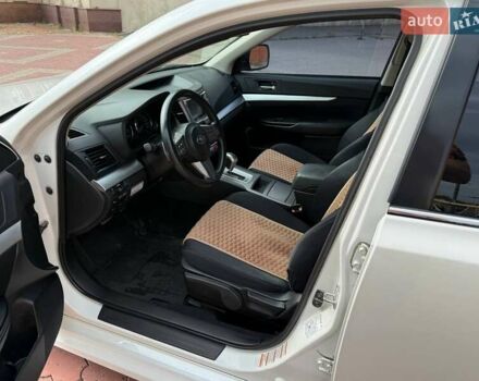 Білий Субару Легасі, об'ємом двигуна 1.99 л та пробігом 109 тис. км за 8199 $, фото 26 на Automoto.ua