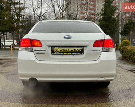 Білий Субару Легасі, об'ємом двигуна 2.46 л та пробігом 360 тис. км за 6500 $, фото 5 на Automoto.ua