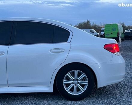 Белый Субару Легаси, объемом двигателя 2.5 л и пробегом 360 тыс. км за 6990 $, фото 2 на Automoto.ua