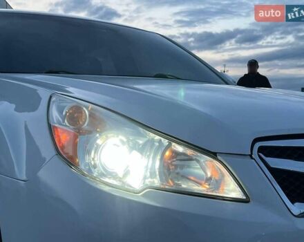 Белый Субару Легаси, объемом двигателя 2.5 л и пробегом 360 тыс. км за 6990 $, фото 8 на Automoto.ua