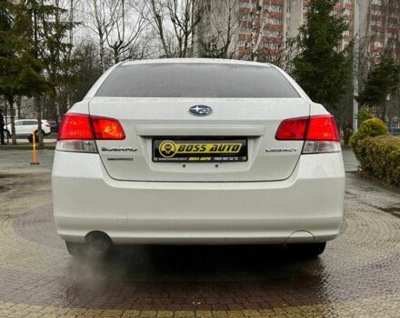 Белый Субару Легаси, объемом двигателя 2.5 л и пробегом 360 тыс. км за 6500 $, фото 5 на Automoto.ua