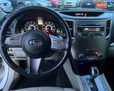 Белый Субару Легаси, объемом двигателя 2.5 л и пробегом 360 тыс. км за 6990 $, фото 19 на Automoto.ua