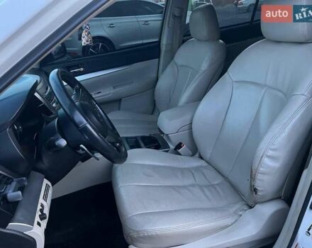 Белый Субару Легаси, объемом двигателя 2.5 л и пробегом 360 тыс. км за 6990 $, фото 15 на Automoto.ua