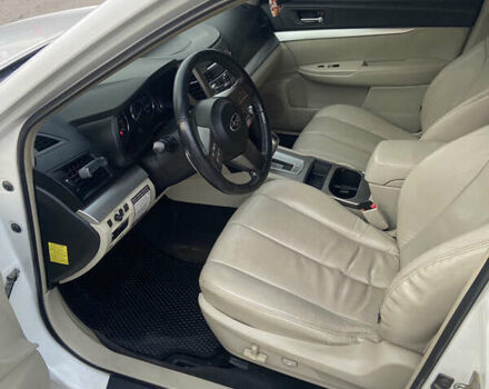 Белый Субару Легаси, объемом двигателя 2.5 л и пробегом 360 тыс. км за 6490 $, фото 8 на Automoto.ua