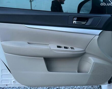 Белый Субару Легаси, объемом двигателя 2.5 л и пробегом 360 тыс. км за 6990 $, фото 12 на Automoto.ua