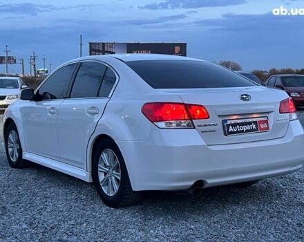 Белый Субару Легаси, объемом двигателя 2.5 л и пробегом 360 тыс. км за 6990 $, фото 3 на Automoto.ua