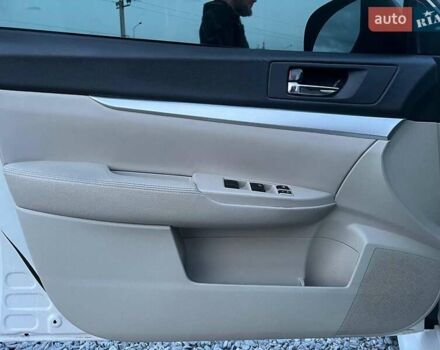 Белый Субару Легаси, объемом двигателя 2.5 л и пробегом 360 тыс. км за 6990 $, фото 13 на Automoto.ua