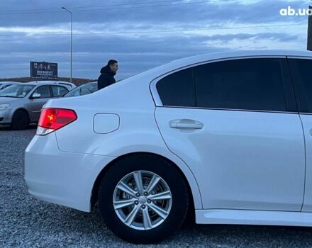 Белый Субару Легаси, объемом двигателя 2.5 л и пробегом 360 тыс. км за 6990 $, фото 6 на Automoto.ua