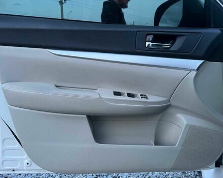 Белый Субару Легаси, объемом двигателя 2.5 л и пробегом 360 тыс. км за 6990 $, фото 12 на Automoto.ua