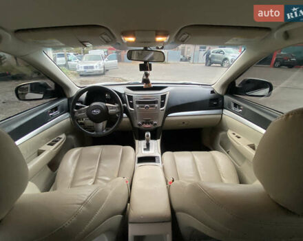 Белый Субару Легаси, объемом двигателя 2.5 л и пробегом 360 тыс. км за 6490 $, фото 6 на Automoto.ua