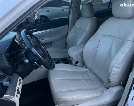 Белый Субару Легаси, объемом двигателя 2.5 л и пробегом 360 тыс. км за 6990 $, фото 15 на Automoto.ua