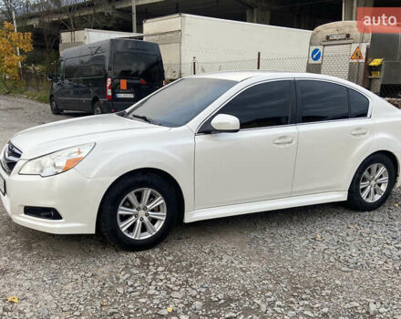 Белый Субару Легаси, объемом двигателя 2.5 л и пробегом 360 тыс. км за 6490 $, фото 1 на Automoto.ua