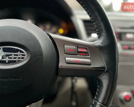 Білий Субару Легасі, об'ємом двигуна 2.46 л та пробігом 360 тис. км за 6500 $, фото 12 на Automoto.ua