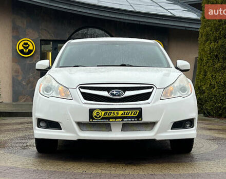 Білий Субару Легасі, об'ємом двигуна 2.46 л та пробігом 360 тис. км за 6500 $, фото 1 на Automoto.ua
