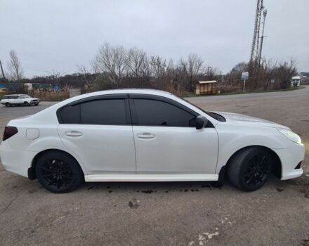 Белый Субару Легаси, объемом двигателя 2.5 л и пробегом 180 тыс. км за 9800 $, фото 5 на Automoto.ua