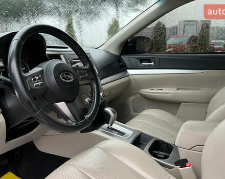 Білий Субару Легасі, об'ємом двигуна 2.46 л та пробігом 360 тис. км за 6500 $, фото 9 на Automoto.ua