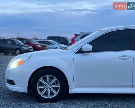 Белый Субару Легаси, объемом двигателя 2.5 л и пробегом 360 тыс. км за 6990 $, фото 1 на Automoto.ua