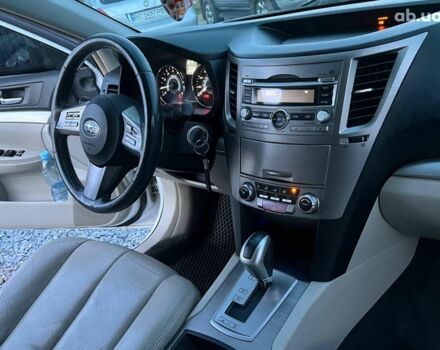 Белый Субару Легаси, объемом двигателя 2.5 л и пробегом 360 тыс. км за 6990 $, фото 33 на Automoto.ua