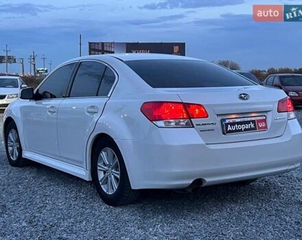 Белый Субару Легаси, объемом двигателя 2.5 л и пробегом 360 тыс. км за 6990 $, фото 3 на Automoto.ua