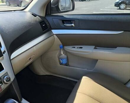 Білий Субару Легасі, об'ємом двигуна 2.46 л та пробігом 180 тис. км за 6500 $, фото 15 на Automoto.ua
