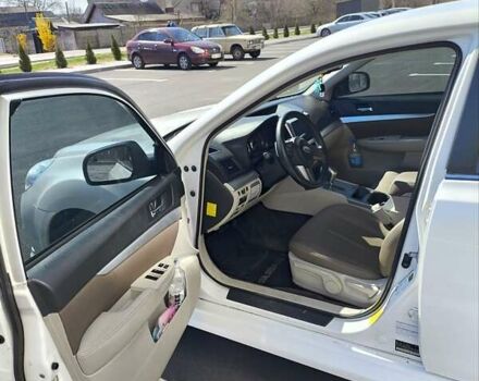 Білий Субару Легасі, об'ємом двигуна 2.46 л та пробігом 180 тис. км за 6500 $, фото 10 на Automoto.ua