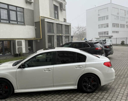 Белый Субару Легаси, объемом двигателя 2.46 л и пробегом 178 тыс. км за 10999 $, фото 3 на Automoto.ua