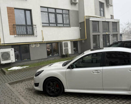 Белый Субару Легаси, объемом двигателя 2.46 л и пробегом 178 тыс. км за 10999 $, фото 2 на Automoto.ua