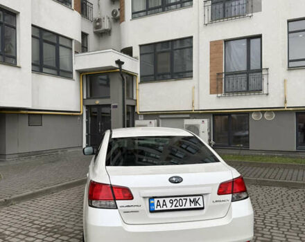 Белый Субару Легаси, объемом двигателя 2.46 л и пробегом 178 тыс. км за 10999 $, фото 4 на Automoto.ua