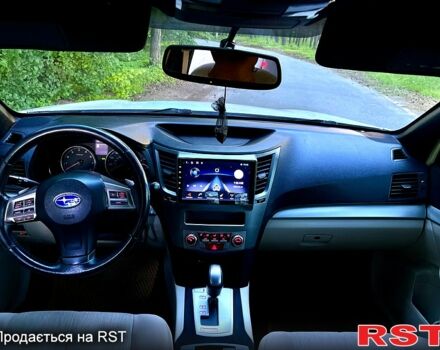 Белый Субару Легаси, объемом двигателя 2.5 л и пробегом 250 тыс. км за 8800 $, фото 3 на Automoto.ua