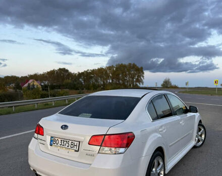 Білий Субару Легасі, об'ємом двигуна 2.5 л та пробігом 163 тис. км за 8000 $, фото 1 на Automoto.ua