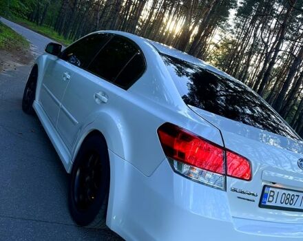 Белый Субару Легаси, объемом двигателя 2.5 л и пробегом 250 тыс. км за 8800 $, фото 6 на Automoto.ua