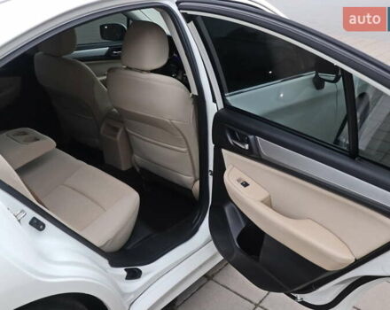 Белый Субару Легаси, объемом двигателя 2.5 л и пробегом 240 тыс. км за 8999 $, фото 13 на Automoto.ua