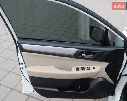 Белый Субару Легаси, объемом двигателя 2.5 л и пробегом 240 тыс. км за 8999 $, фото 18 на Automoto.ua