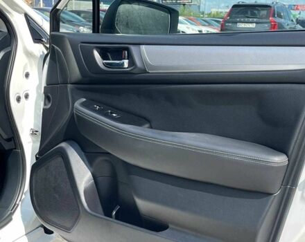 Белый Субару Легаси, объемом двигателя 2.5 л и пробегом 237 тыс. км за 6800 $, фото 13 на Automoto.ua