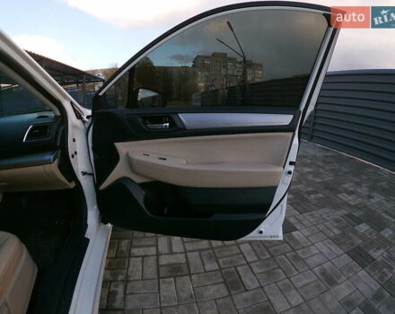 Субару Легаси 2014 в Вольногорске на Automoto.ua Белый Субару Легаси, объемом двигателя 2.46 л и пробегом 186 тыс. км за 11500 $, фото 15 на Automoto.ua