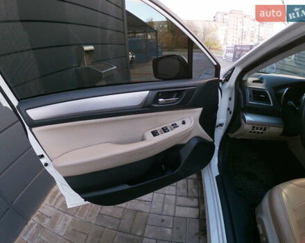 Субару Легаси 2014 в Вольногорске на Automoto.ua Белый Субару Легаси, объемом двигателя 2.46 л и пробегом 186 тыс. км за 11500 $, фото 14 на Automoto.ua