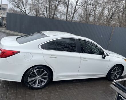 Білий Субару Легасі, об'ємом двигуна 2.5 л та пробігом 258 тис. км за 11500 $, фото 5 на Automoto.ua