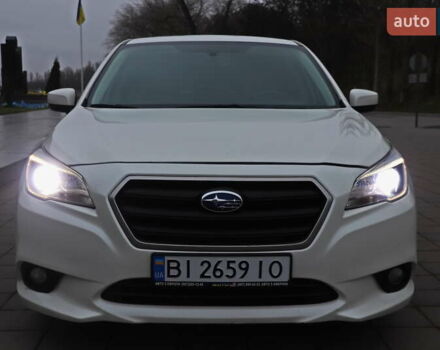 Белый Субару Легаси, объемом двигателя 2.5 л и пробегом 240 тыс. км за 8999 $, фото 3 на Automoto.ua