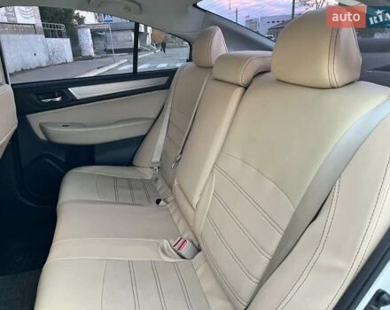 Субару Легаси 2014 в Вольногорске на Automoto.ua Белый Субару Легаси, объемом двигателя 2.46 л и пробегом 186 тыс. км за 11500 $, фото 12 на Automoto.ua