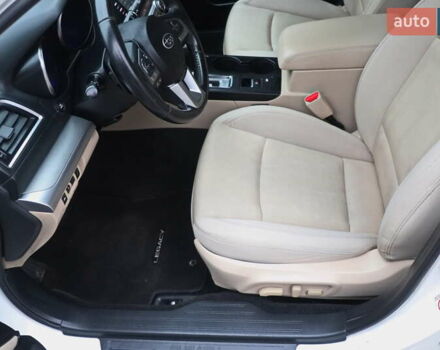 Белый Субару Легаси, объемом двигателя 2.5 л и пробегом 240 тыс. км за 8999 $, фото 16 на Automoto.ua