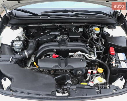 Белый Субару Легаси, объемом двигателя 2.5 л и пробегом 240 тыс. км за 8999 $, фото 25 на Automoto.ua