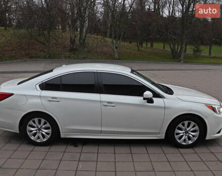 Белый Субару Легаси, объемом двигателя 2.5 л и пробегом 240 тыс. км за 8999 $, фото 9 на Automoto.ua