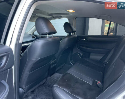 Белый Субару Легаси, объемом двигателя 2.46 л и пробегом 225 тыс. км за 11500 $, фото 25 на Automoto.ua